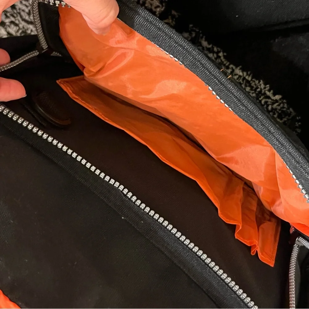 Harley Davidson Black Drawstring Backpack with Cover Flap - Picture 6 of 6